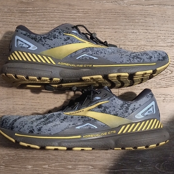 Shoes - Picture 1 of 5